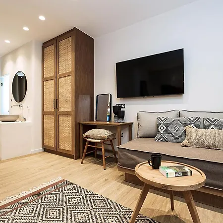 Almi Of Naxos Aparthotel 4*