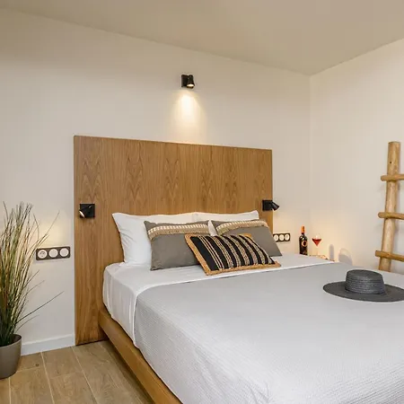 Almi Of Naxos Apart-hotel